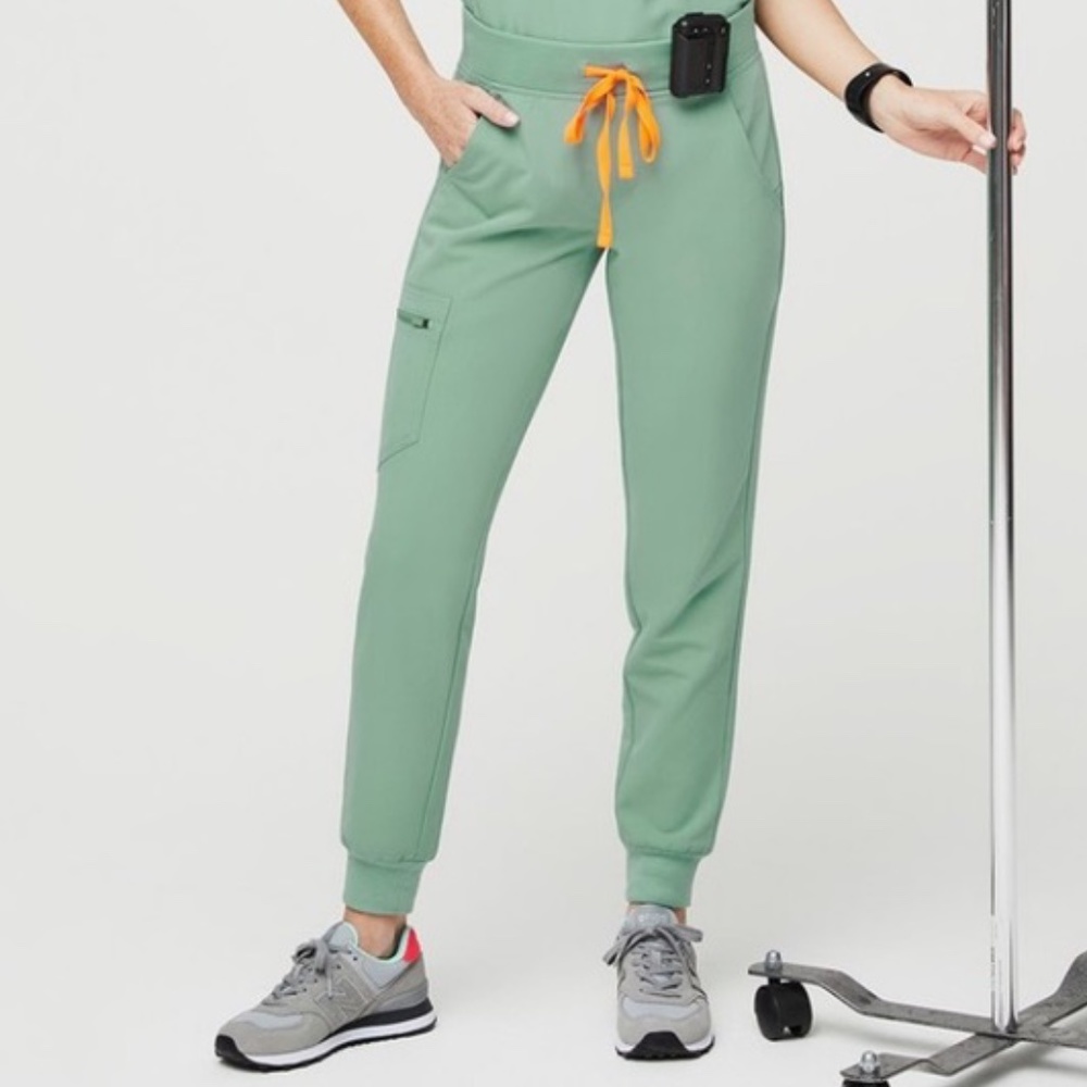 XS Jade Zamora FIGS Scrub Pants